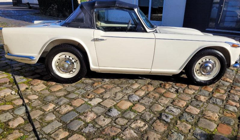
								Triumph TR4A 1965 full									